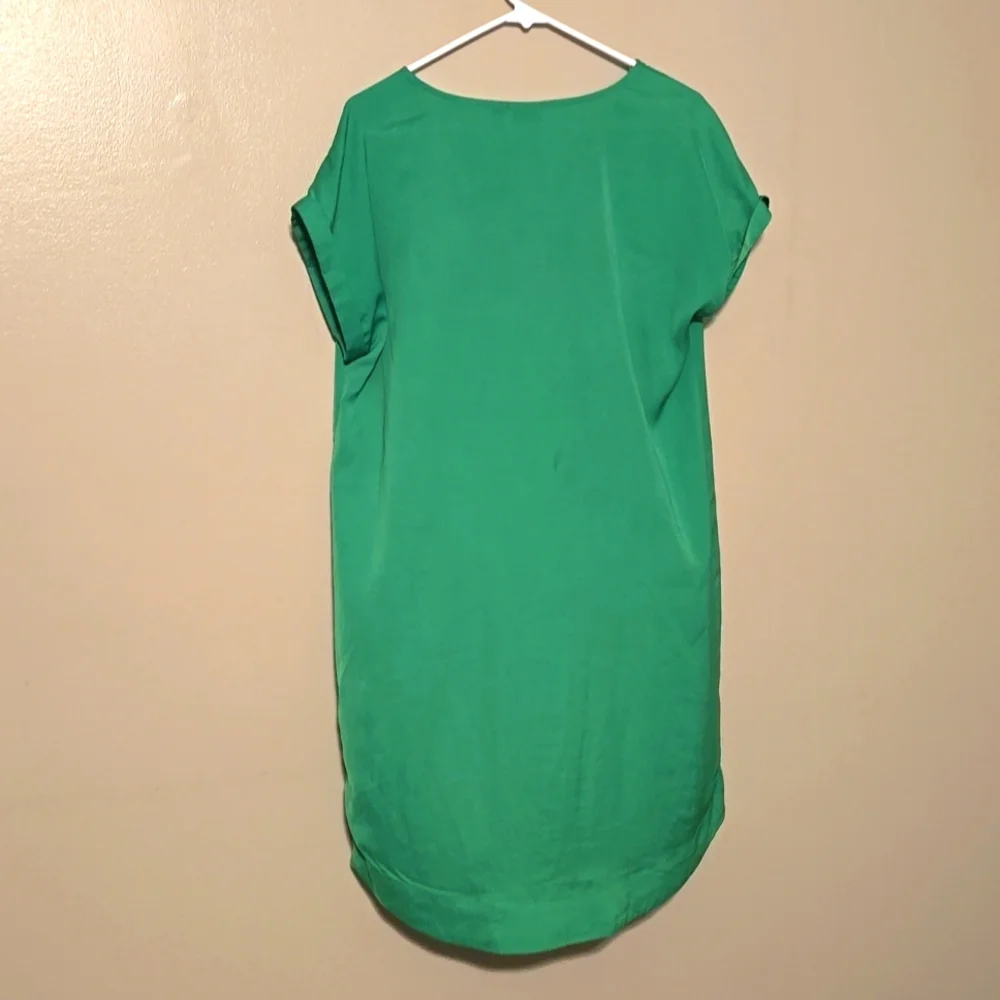 Versona emerald green